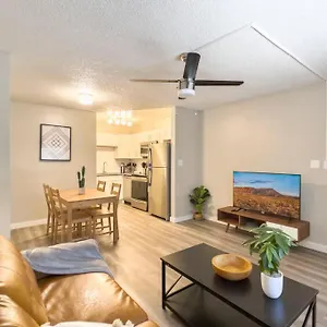  Apartment Updated With Pool - Close To Airport, Zoo, & Asu United States